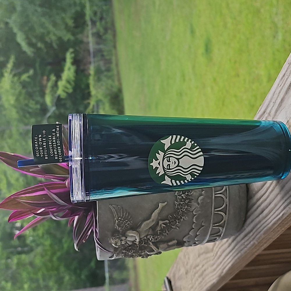 NwT starbuckscold cup with interchangeable lid insert